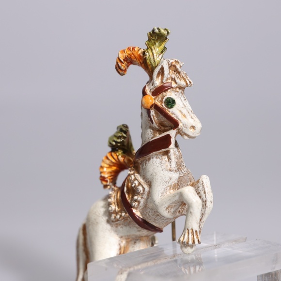 Vintage Florenza White Enamel Horse Signed With Green Rhinestone Eye Brooch - Picture 3 of 5